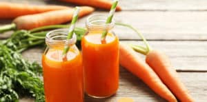 Carrot juice to boost eyesight and eye health