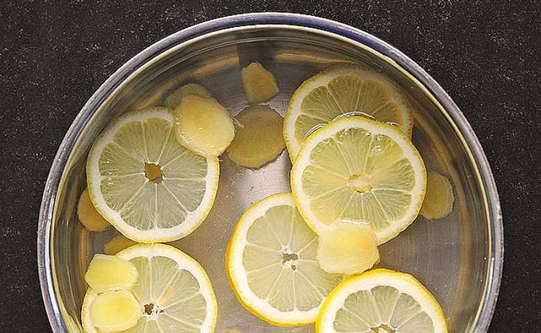 how to clean burnt pan using lemon