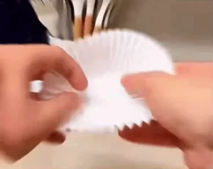Stop Ice Cream From Dripping on Your Hand