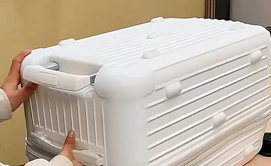 Use Your Suitcase as Quick Drying Rack