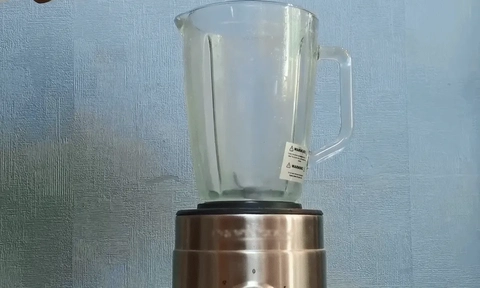 life hack to clean blender easily